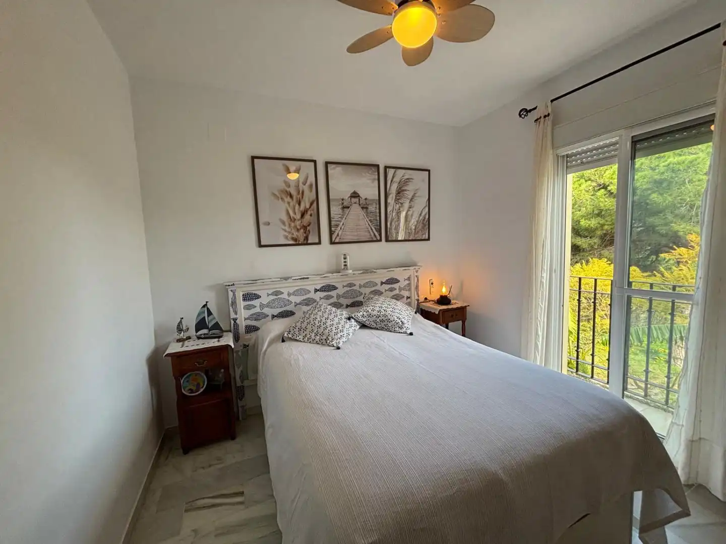 Habitación de Casa adosada en venta en Islantilla con Terraza, Trastero y Piscina comunitaria