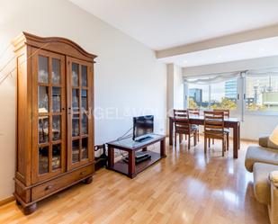 Living room of Apartment for sale in  Barcelona Capital  with Air Conditioner, Heating and Parquet flooring