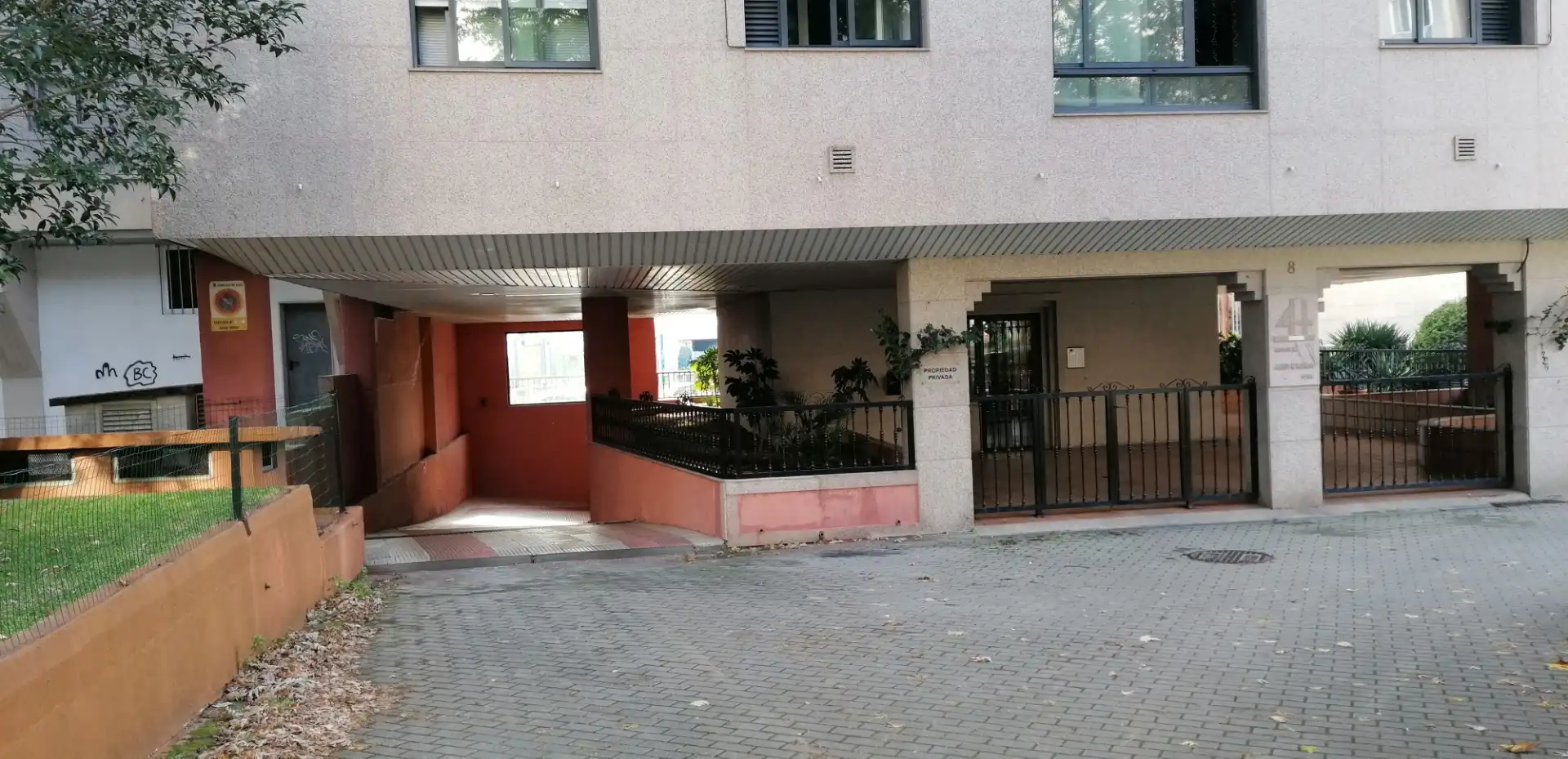 Vista exterior de Apartament en venda en Vigo  amb Calefacció, Jardí privat i Parquet