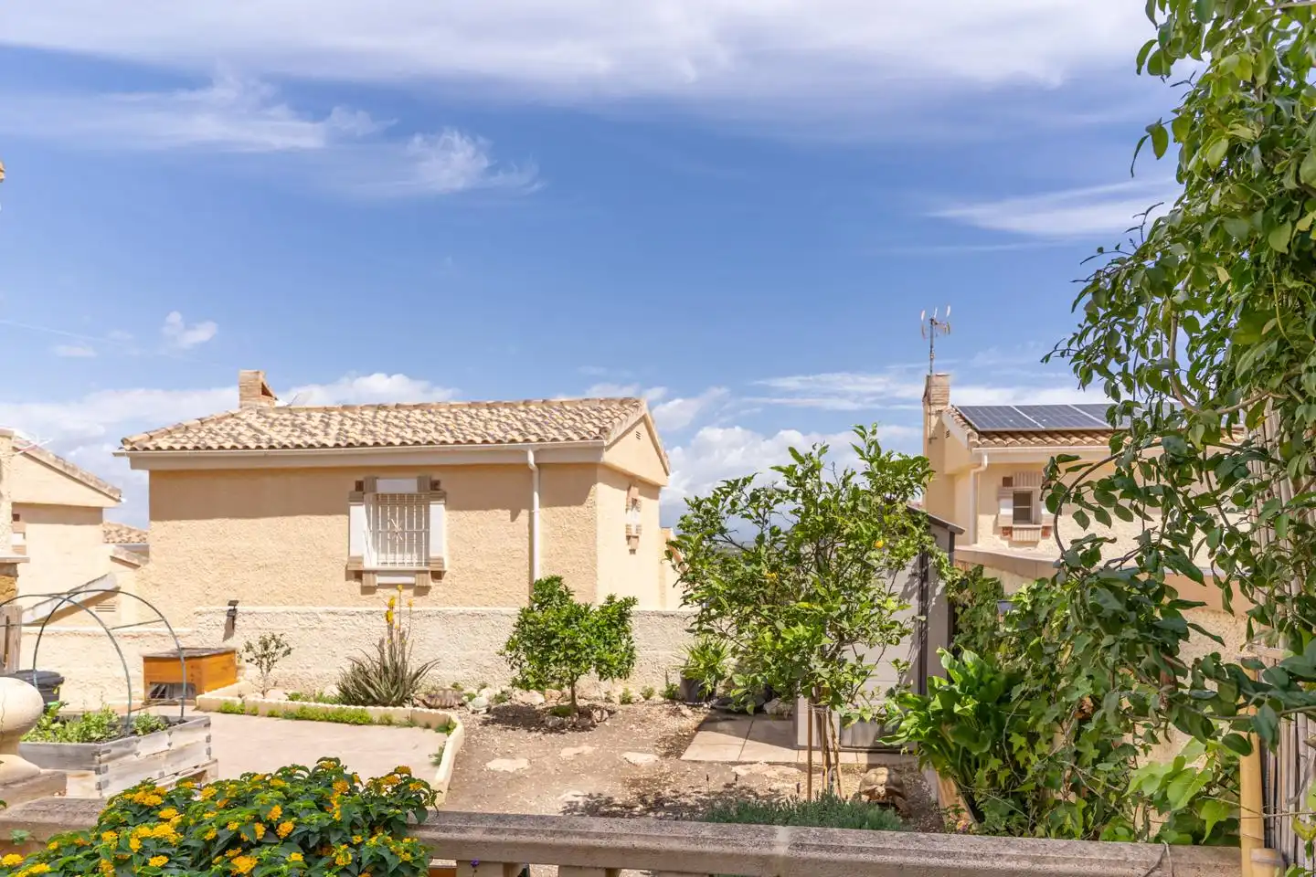 Außenansicht von Haus oder Chalet zum Verkauf in Santa Pola mit Klimaanlage, Privatgarten und Terrasse