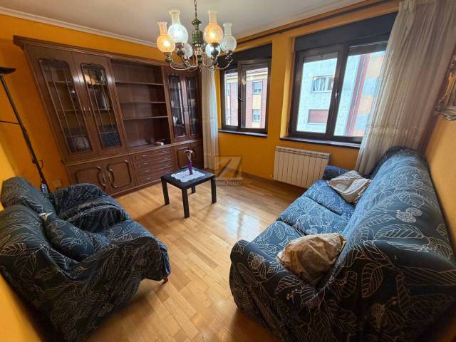 Piso en Venta en Calle Gregorio Marañón en Vallobín