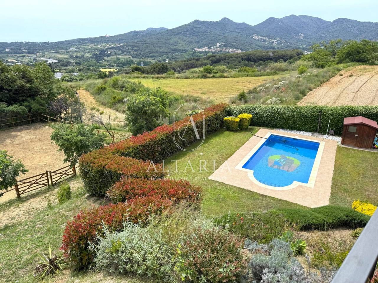 Jardí de Casa o xalet en venda en Mataró amb Jardí privat, Piscina i Alarma