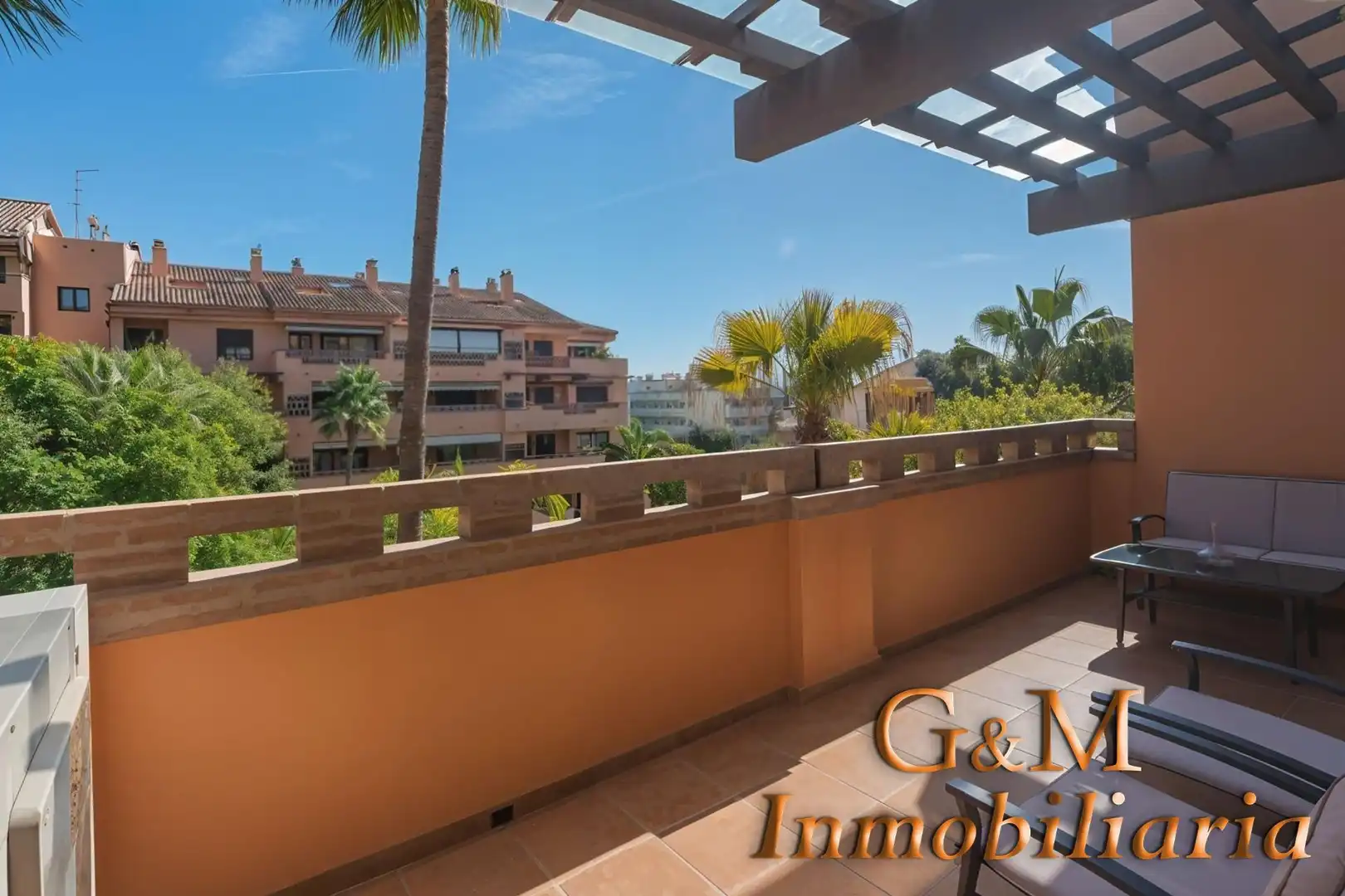 Terrassa de Pis en venda en Marbella amb Aire condicionat, Calefacció i Jardí privat