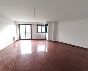 Living room of Flat for sale in Ourense Capital   with Parquet flooring, Terrace and Washing machine