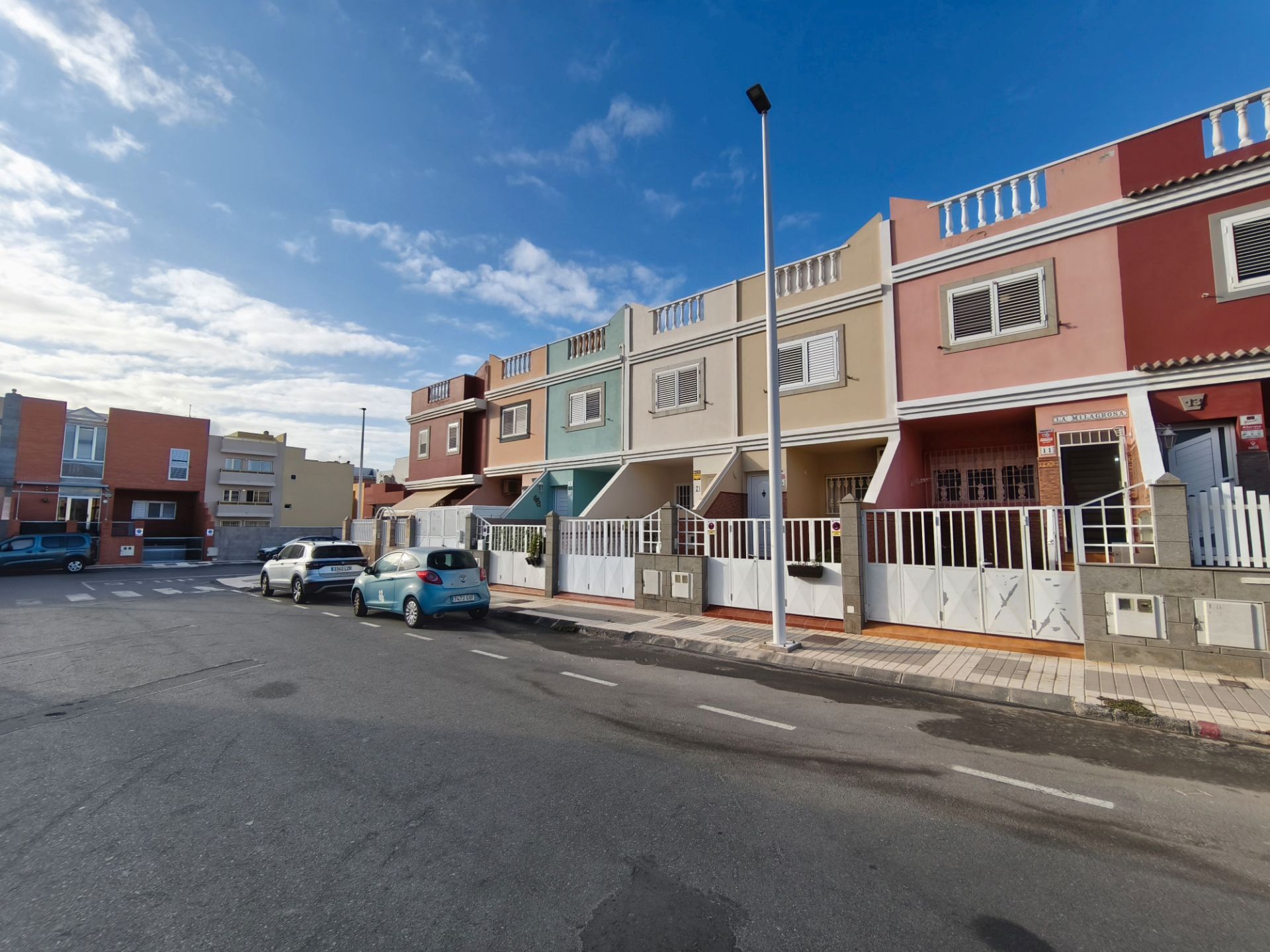 Vista exterior de Casa adosada en venta en Santa Lucía de Tirajana con Terraza y Trastero