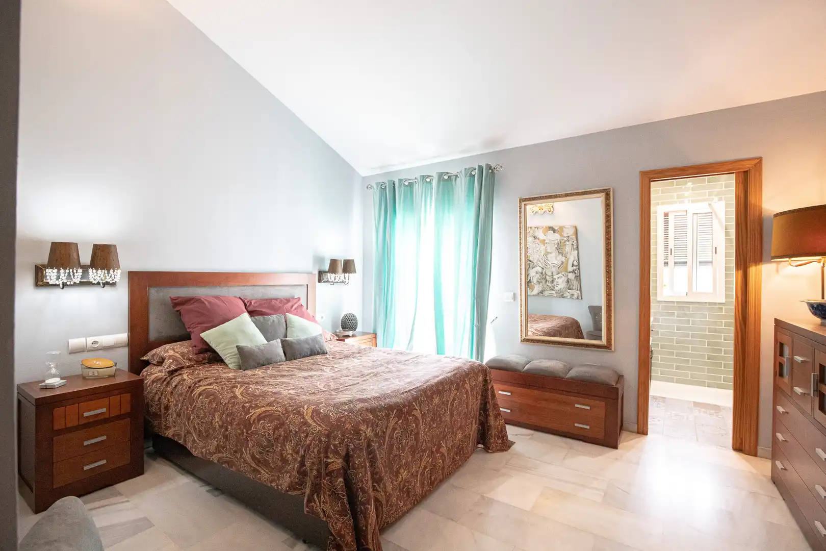Habitación de Casa adosada de alquiler en Estepona con Terraza, Piscina y Amueblado