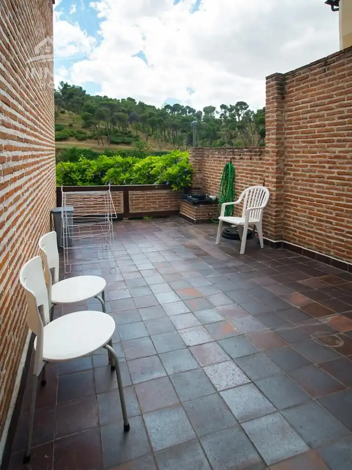 Terraza de Piso para compartir en Segovia con Calefacción, Jardín privado y Amueblado