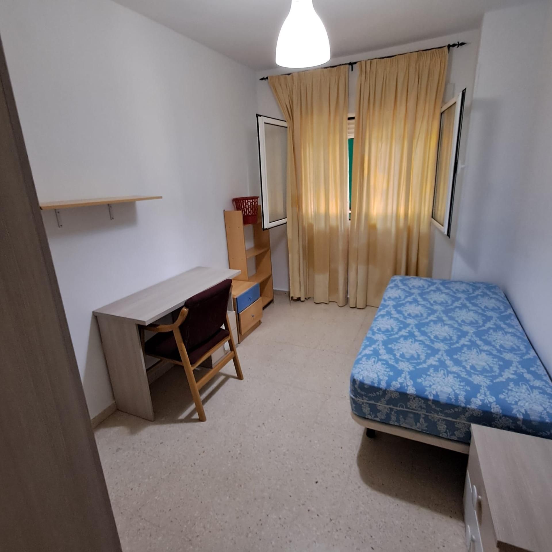 Bedroom of Flat to rent in  Granada Capital