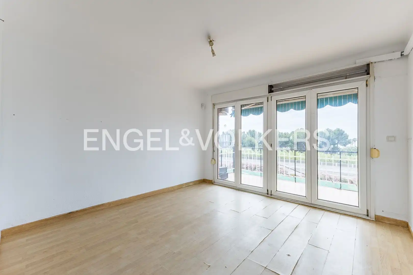 Living room of Attic for sale in Castelldefels  with Air Conditioner, Heating and Parquet flooring