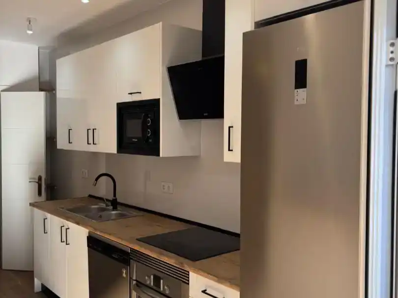 Cuina de Apartament de lloguer en Sevilla amb Aire condicionat, Parquet i Traster
