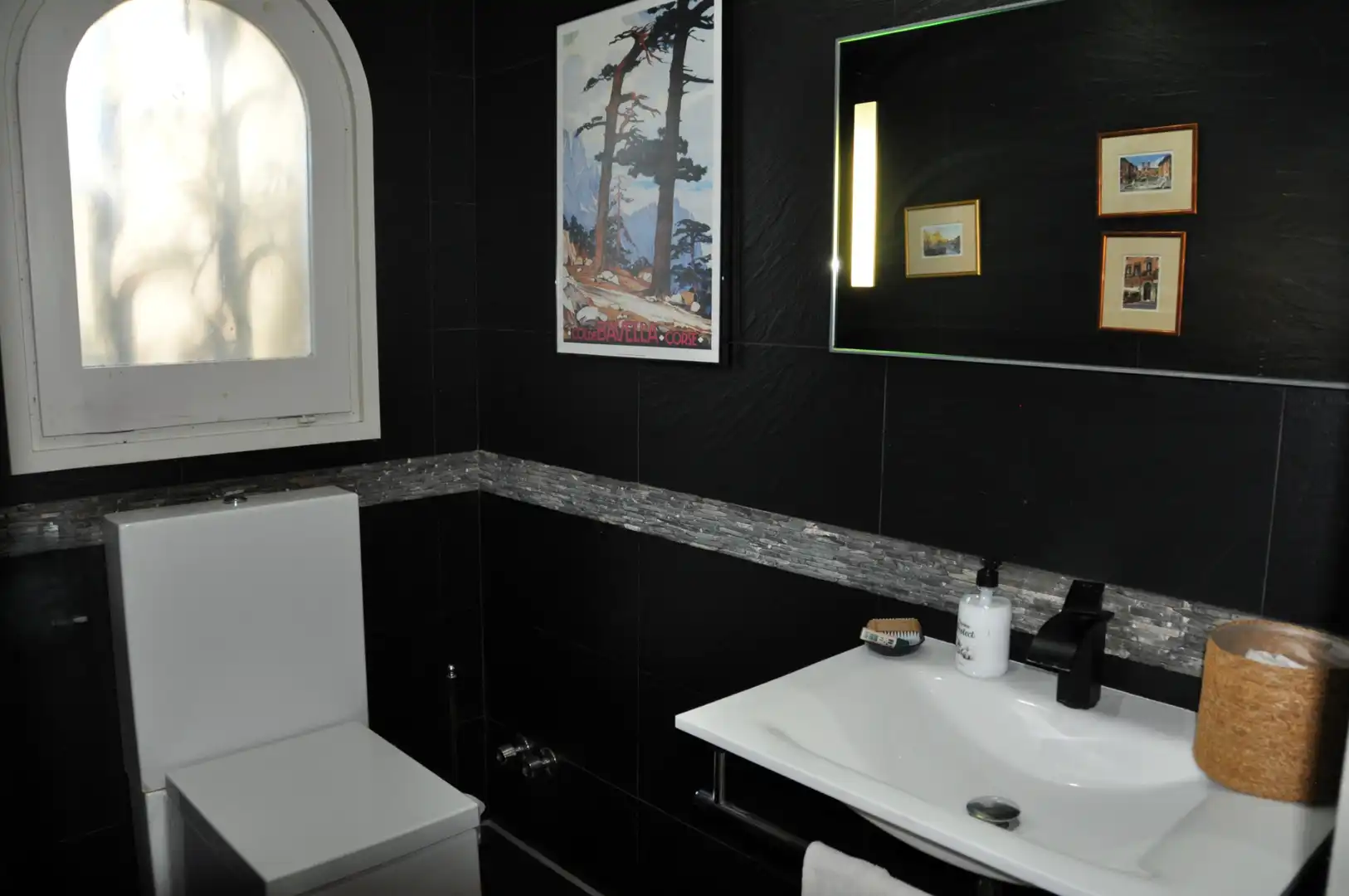 Baño de Casa o chalet en venta en Garriguella con Aire acondicionado, Calefacción y Jardín privado