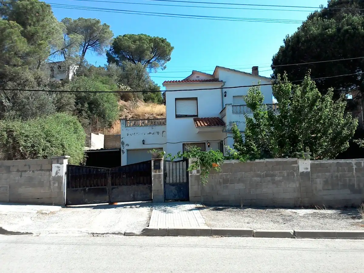 Chalet en venta en C/ Aries