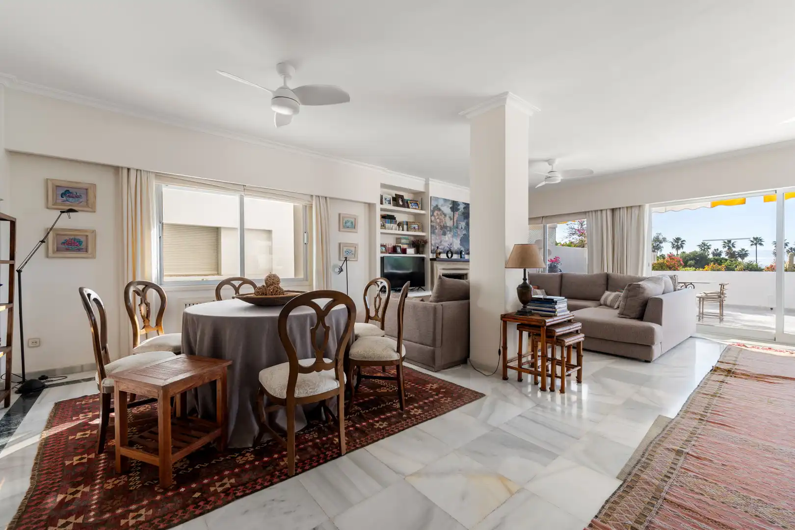 Sala d'estar de Apartament en venda en Marbella amb Calefacció, Terrassa i Piscina