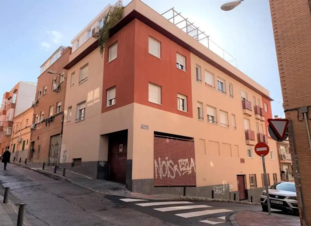 Parking with lift for sale in c/ manchegos