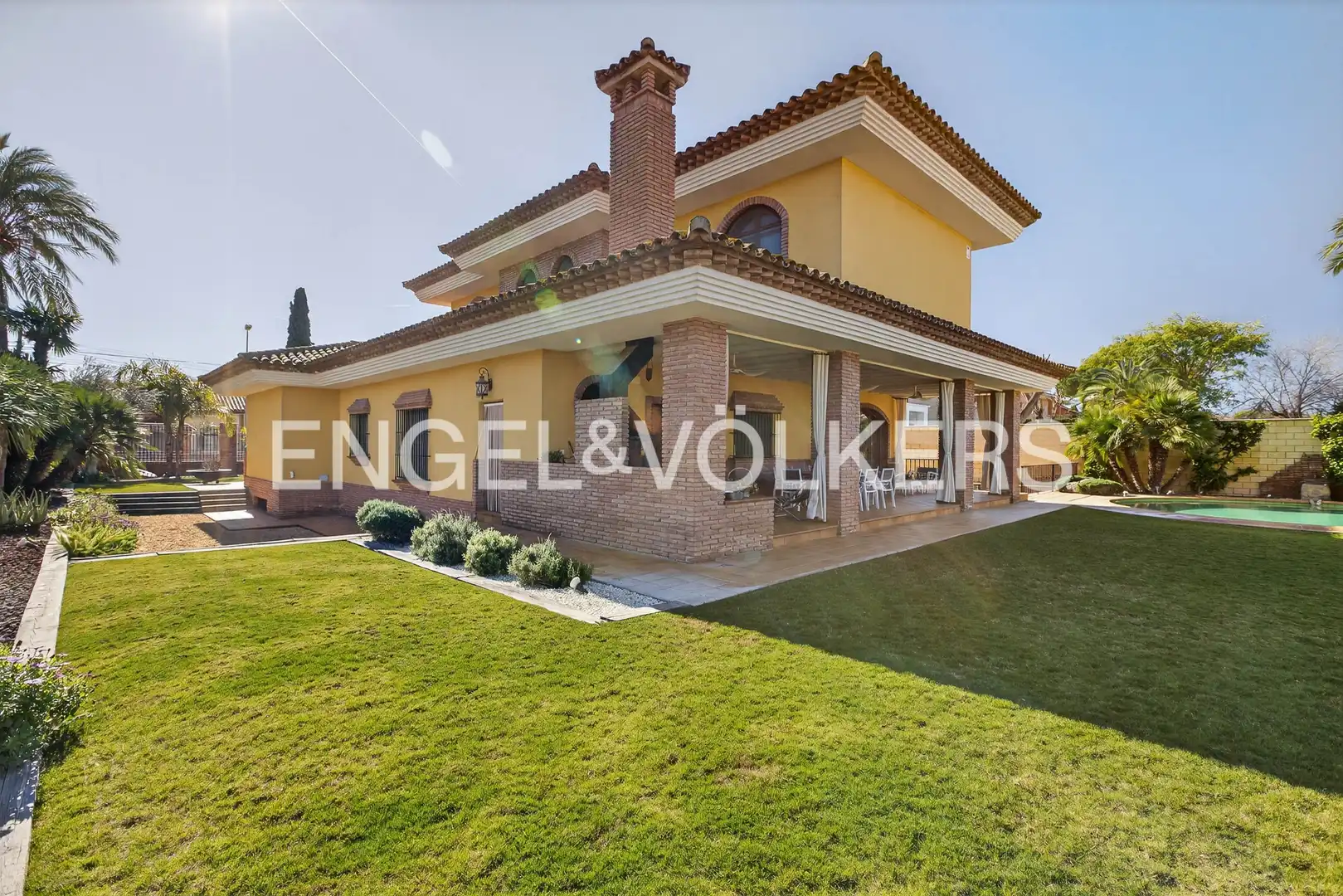Vista exterior de Casa o xalet en venda en Montequinto amb Calefacció
