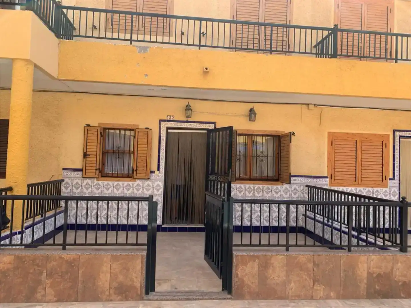 Vista exterior de Dúplex en venda en Torrevieja amb Piscina, Moblat i Balcó