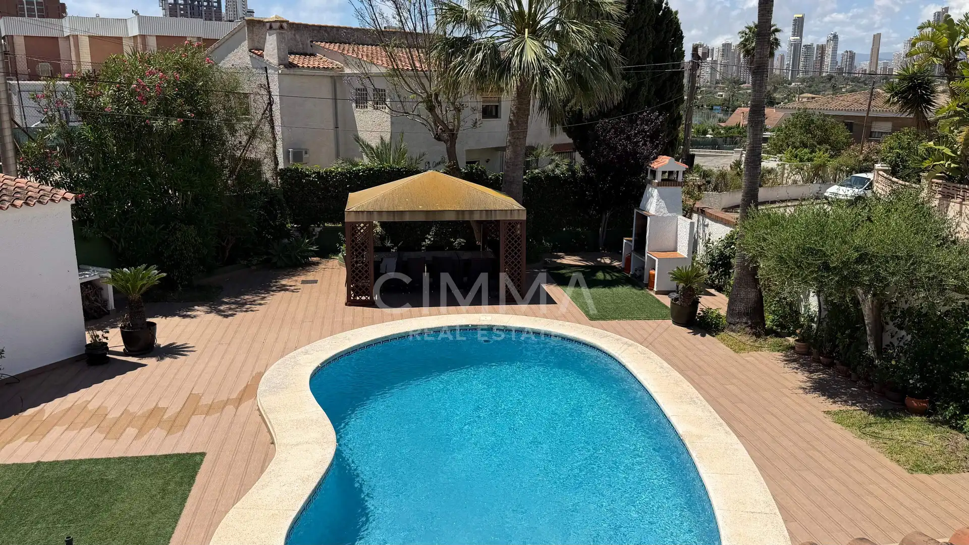 Piscina de Casa o chalet en venta en Benidorm con Aire acondicionado, Calefacción y Jardín privado