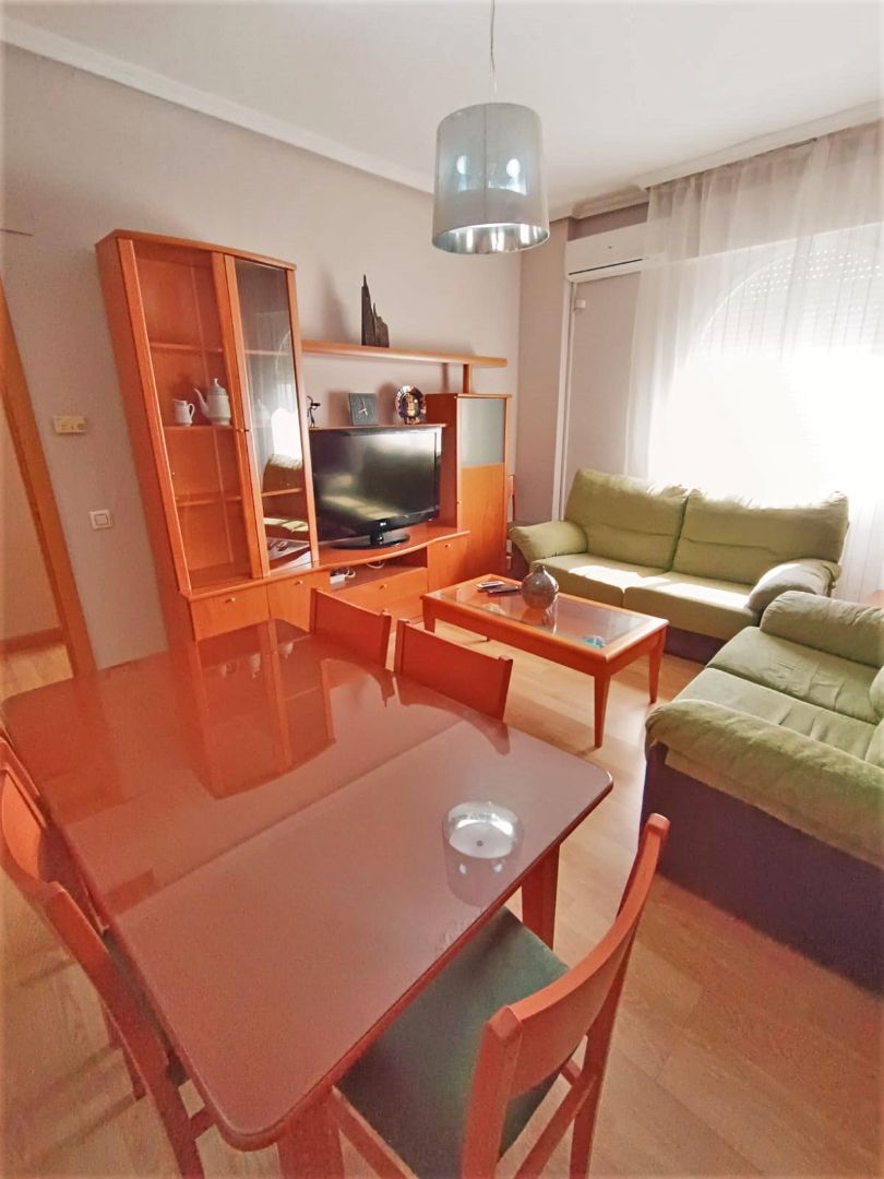 Living room of Apartment to rent in Badajoz Capital  with Air Conditioner, Furnished and Oven