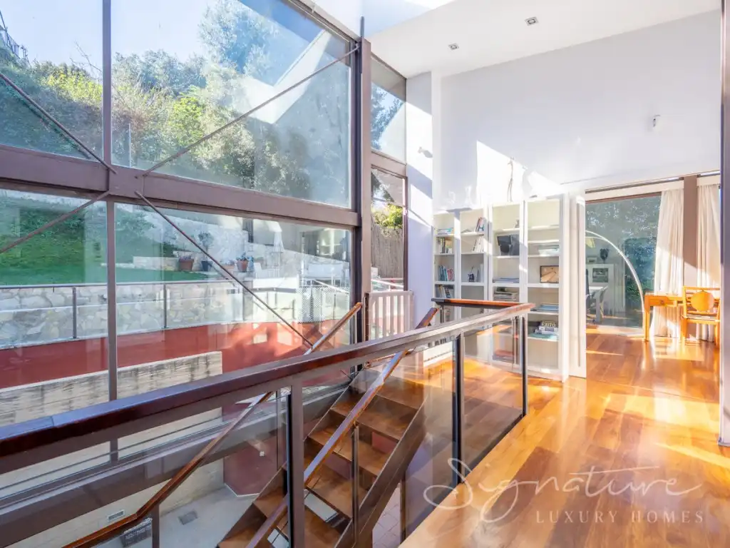 Vista exterior de Casa o xalet en venda en Barcelona amb Aire condicionat