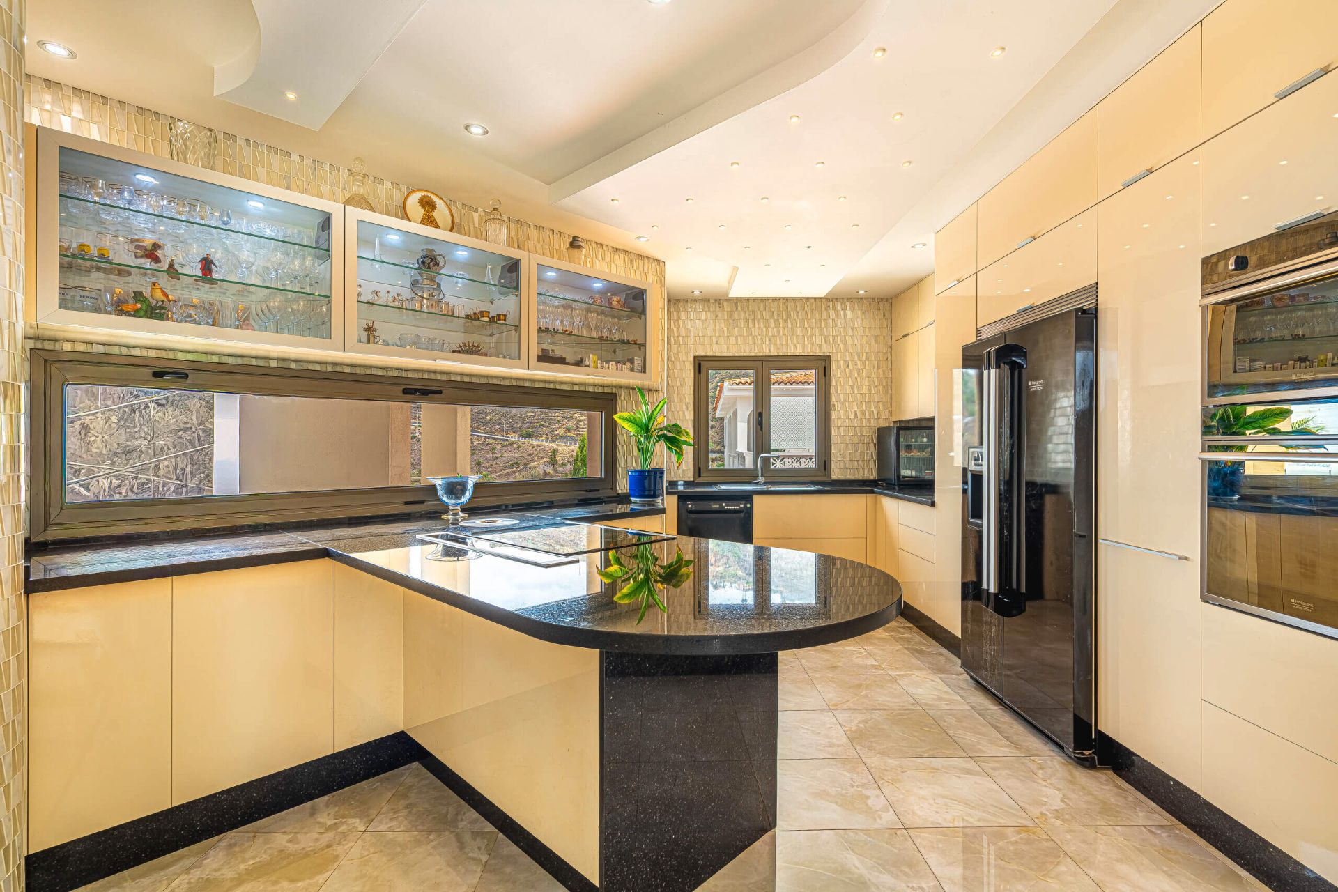 Cuina de Casa o xalet en venda en El Sauzal amb Jardí privat, Terrassa i Traster