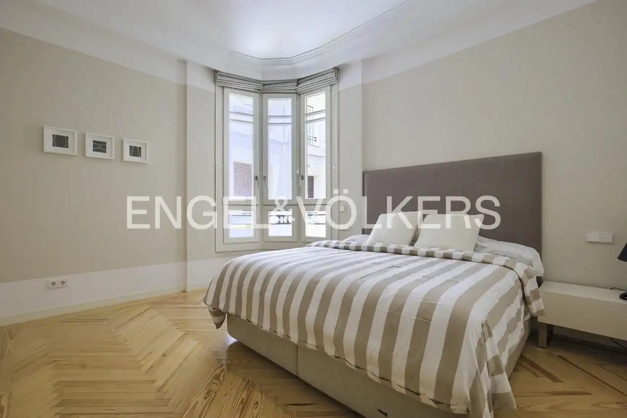 Habitación de Piso de alquiler en Madrid con Aire acondicionado, Calefacción y Jardín privado