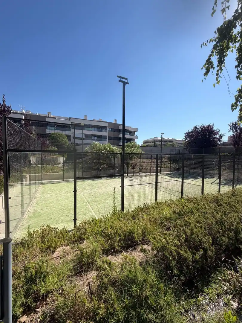 Aparcament de Pis en venda en Boadilla del Monte amb Aire condicionat, Calefacció i Traster