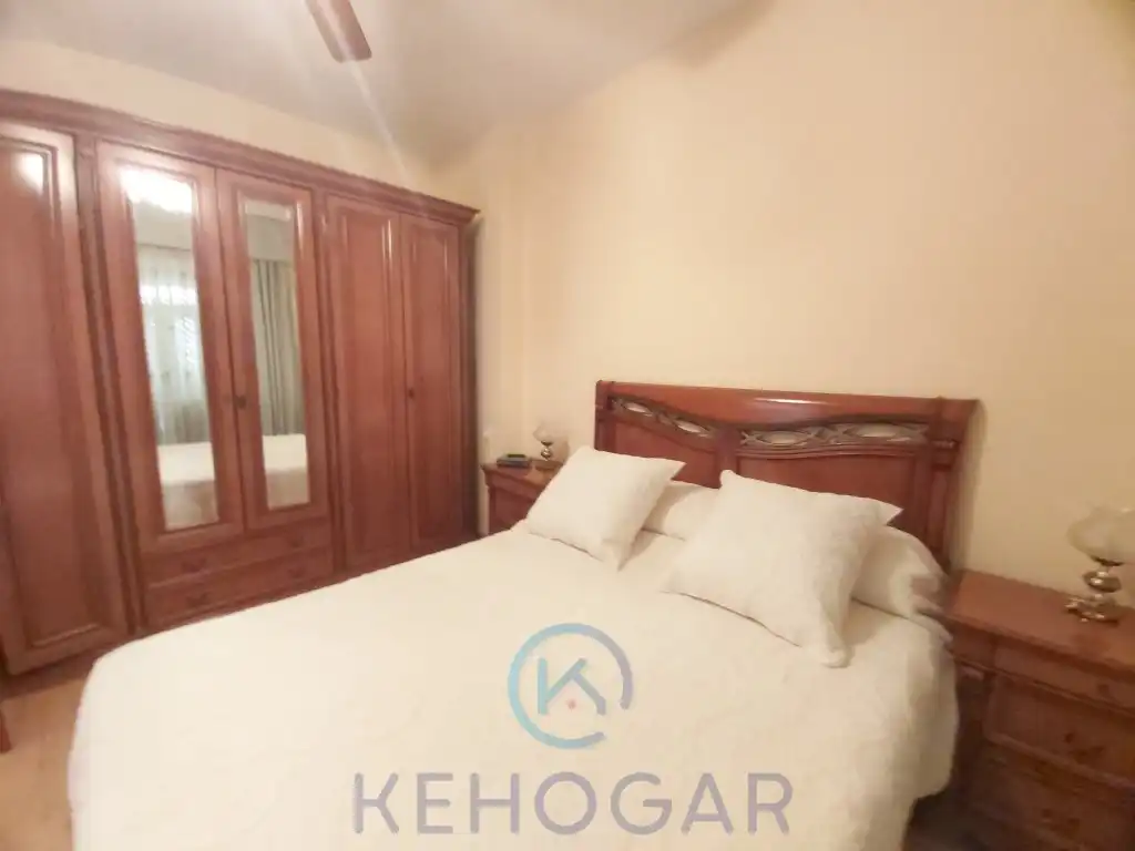 Dormitori de Casa o xalet en venda en Dos Hermanas