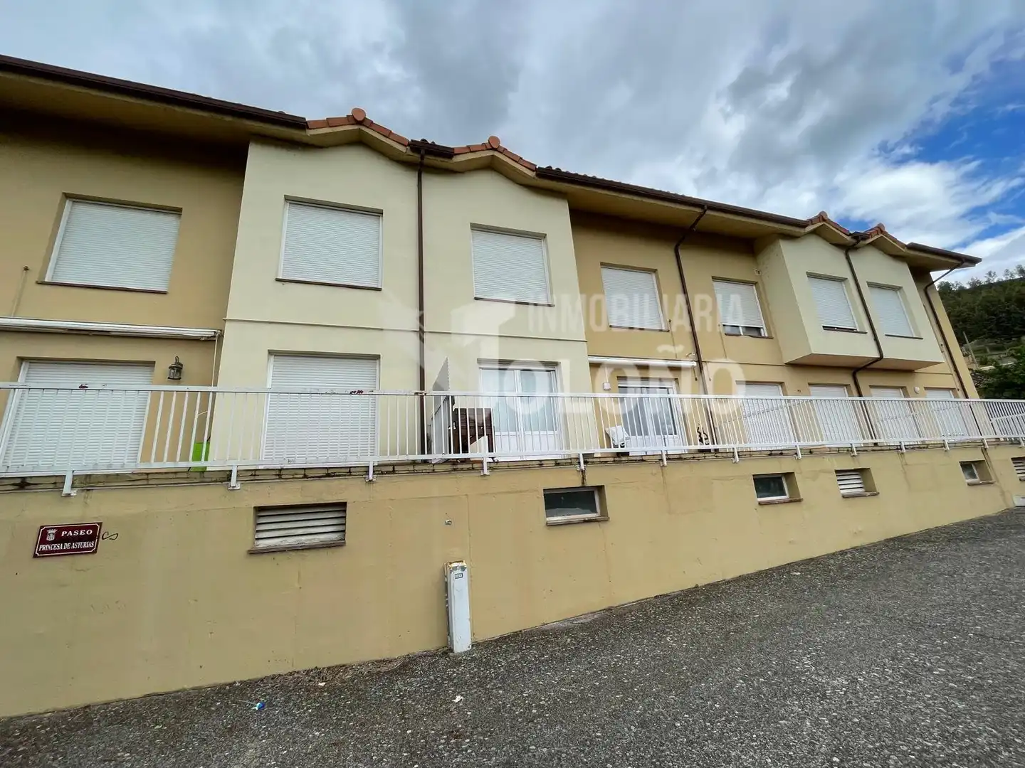 Exterior view of Duplexes for sale in Cuzcurrita de Río Tirón  with Heating, Furnished and Oven