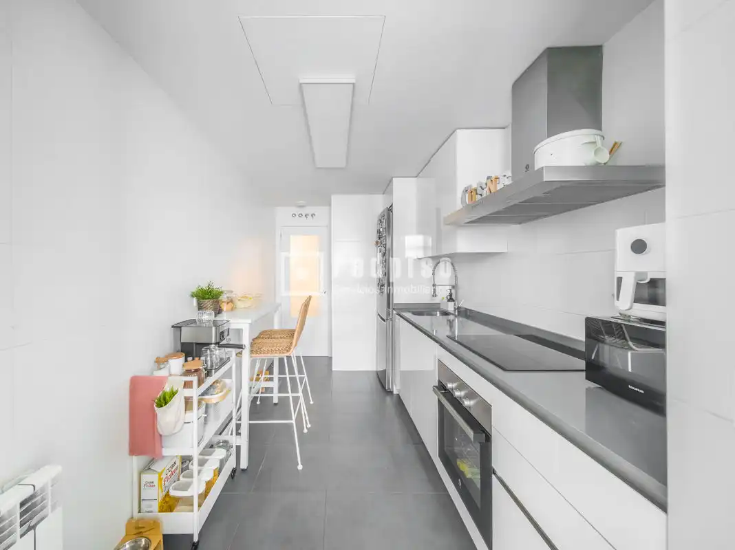 Cocina de Piso en venta en Rivas-Vaciamadrid con Aire acondicionado, Calefacción y Jardín privado