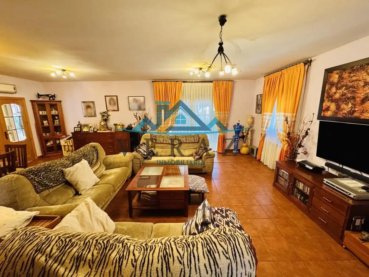 Sala de estar de Casa o chalet en venta en La Pueblanueva con Aire acondicionado, Calefacción y Jardín privado