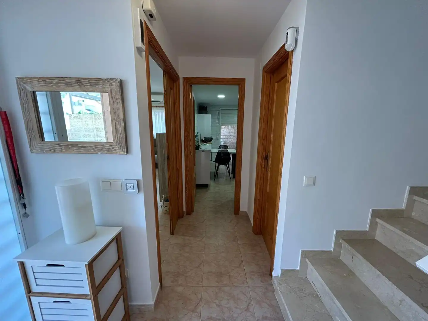 Einfamilien-Reihenhaus zum Verkauf in Cullera mit Klimaanlage, Terrasse und Möbliert