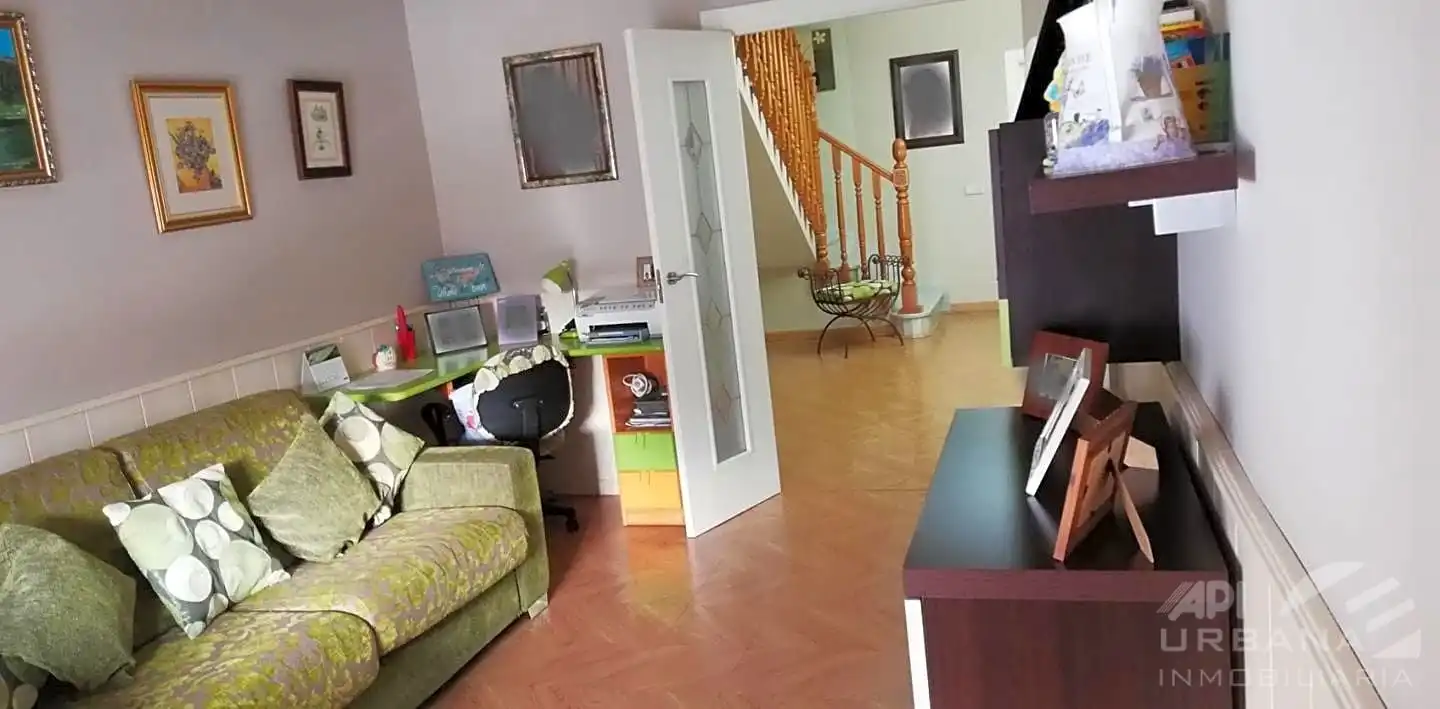 Living room of Houses for sale in Nueva Carteya  with Air Conditioner, Heating and Parquet flooring