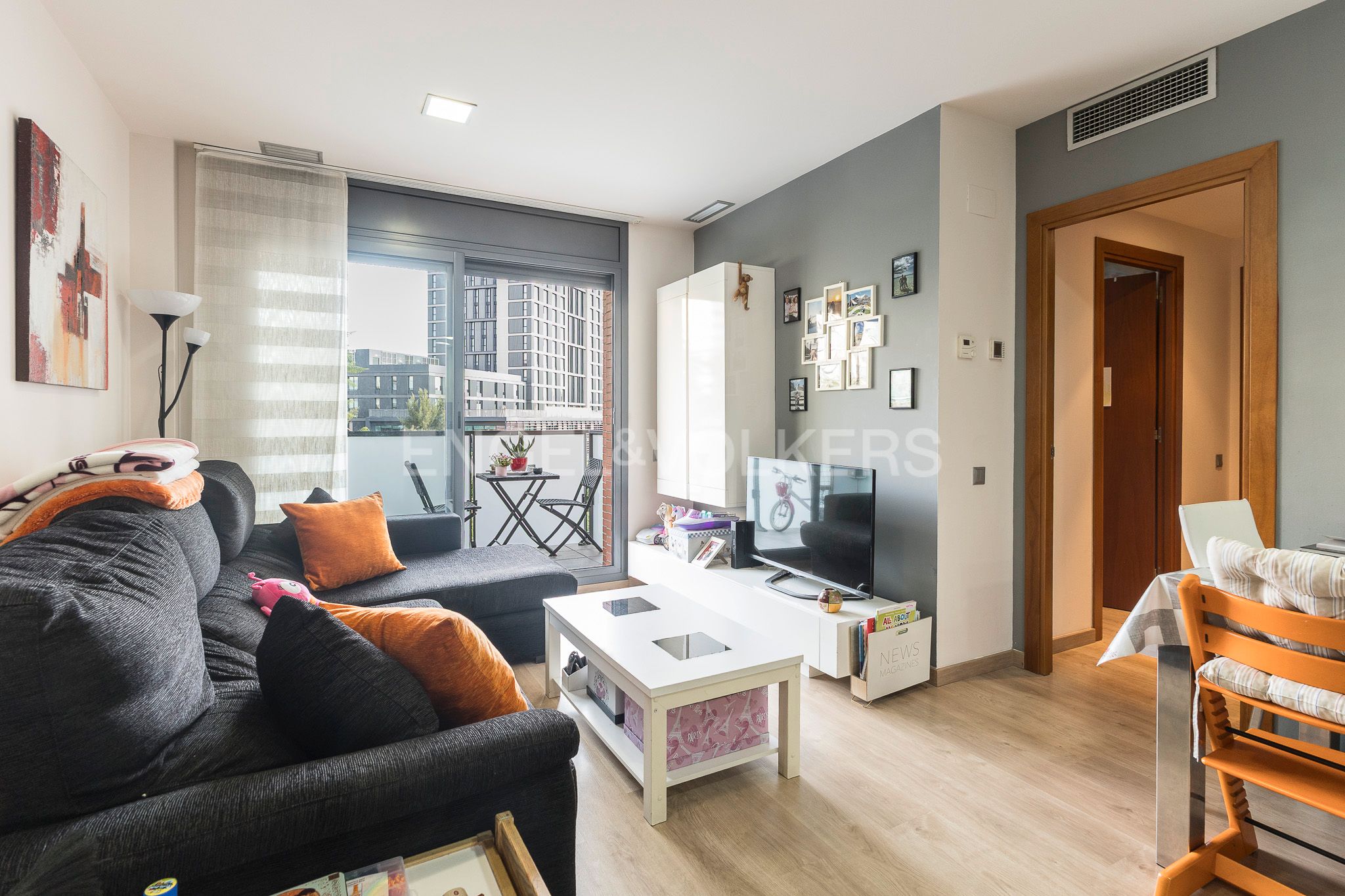 Sala d'estar de Apartament en venda en  Barcelona Capital amb Aire condicionat, Calefacció i Parquet