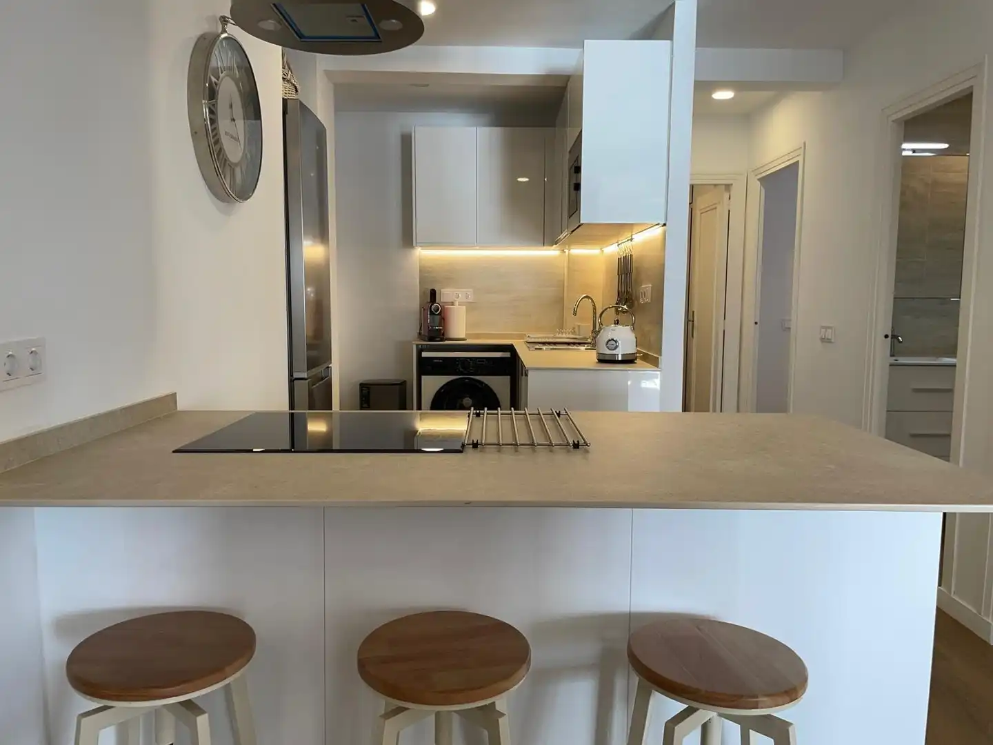 Cuina de Apartament de lloguer en Torrevieja amb Aire condicionat, Calefacció i Moblat