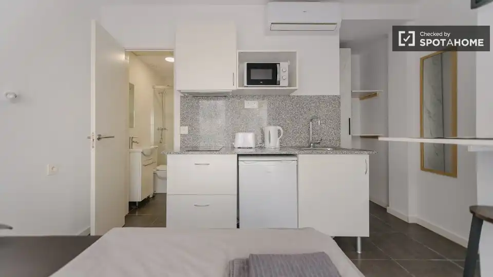 Cocina de Piso de alquiler en Valencia con Aire acondicionado, Calefacción y Amueblado