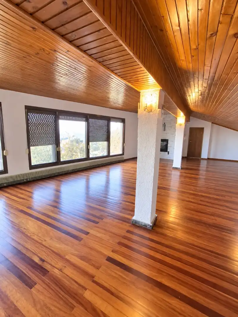 Wohnzimmer von Dachboden zum Verkauf in Alberite, La Rioja