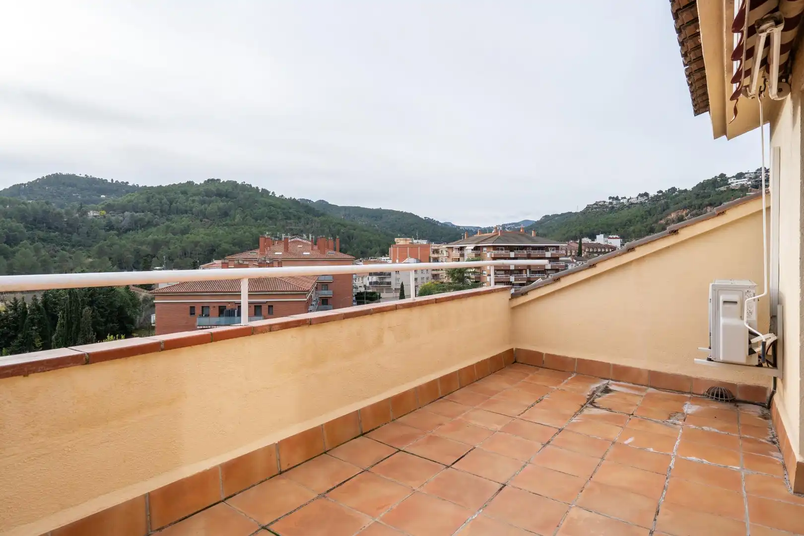 Terrassa de Casa adosada en venda en La Palma de Cervelló amb Calefacció, Jardí privat i Forn