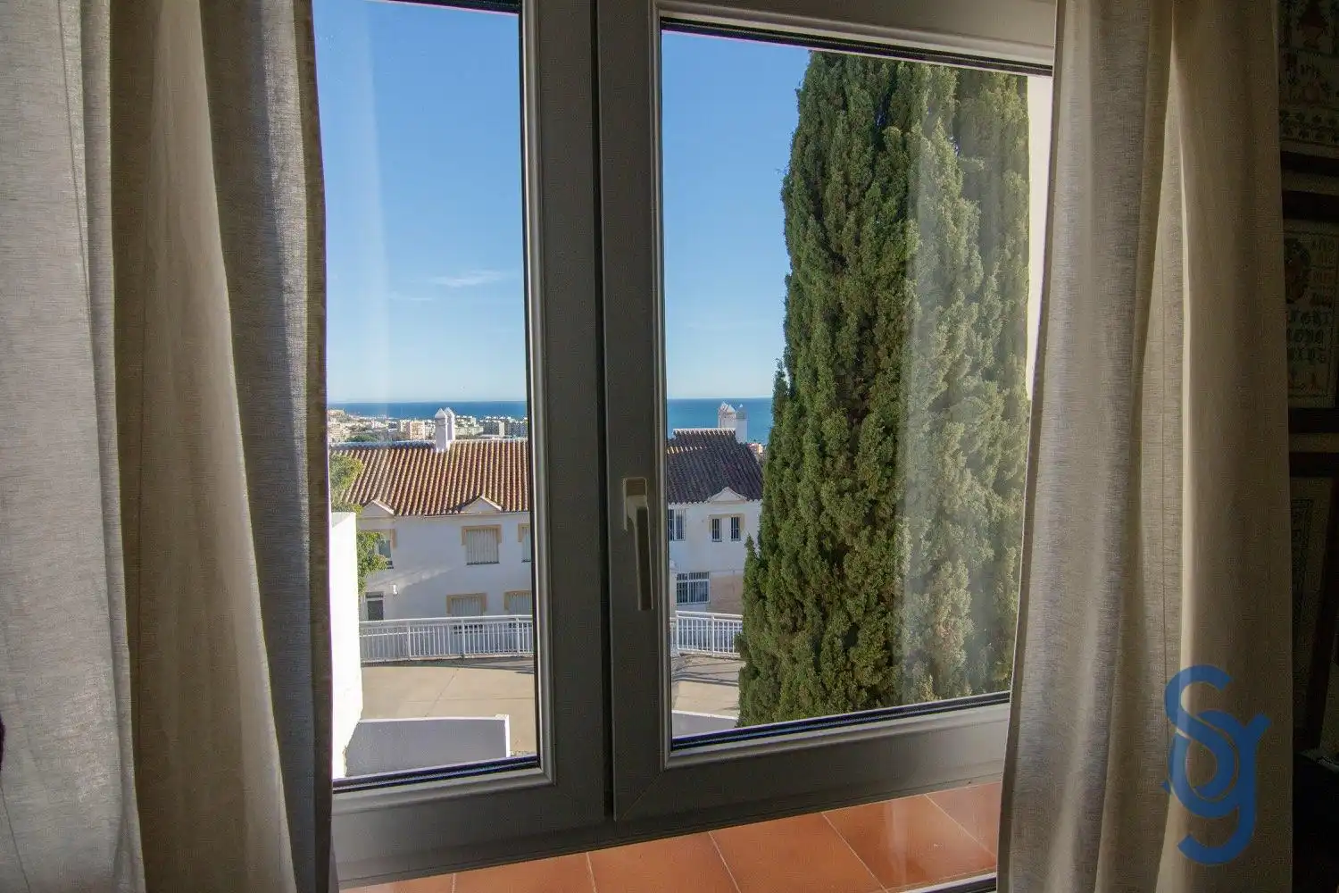 Bedroom of Detached homes for sale in Málaga  with Air Conditioner, Parquet flooring and Terrace
