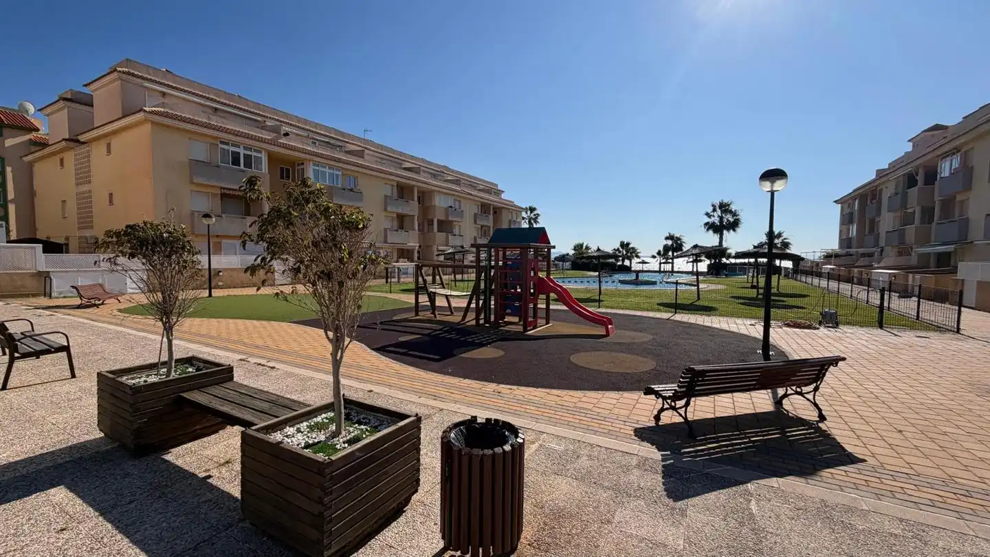 Vista exterior de Apartamento en venta en La Manga del Mar Menor con Aire acondicionado, Terraza y Trastero