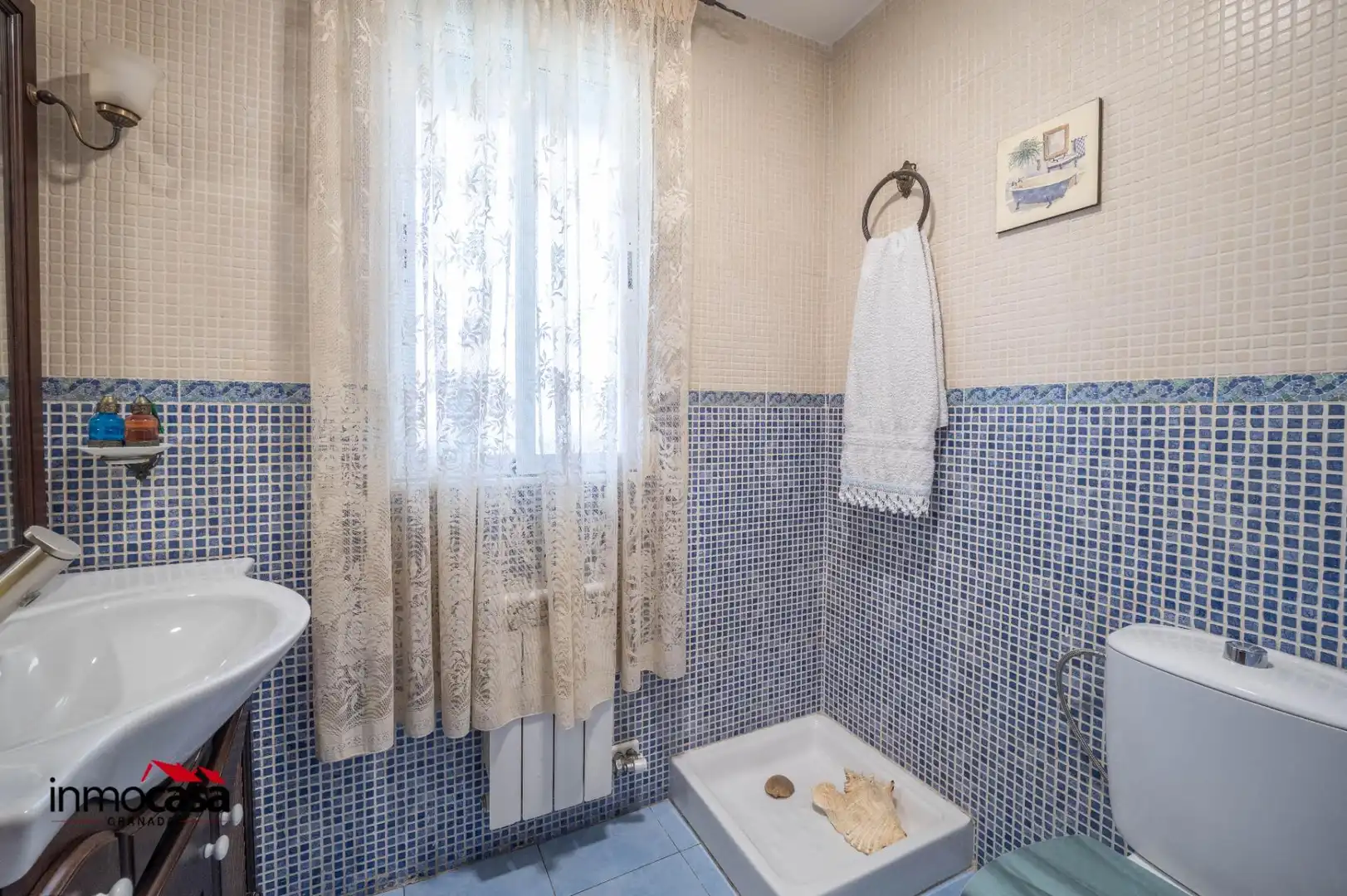 Baño de Casa adosada en venta en Jun con Aire acondicionado, Jardín privado y Piscina