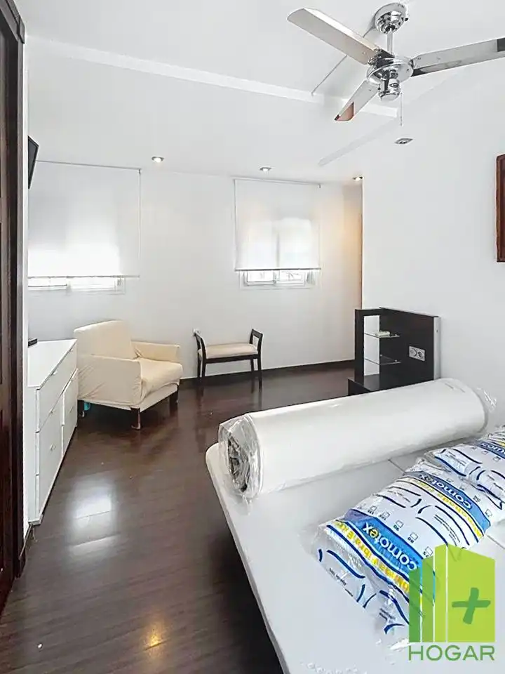 Habitación de Ático de alquiler en Jaén con Aire acondicionado, Terraza y Amueblado