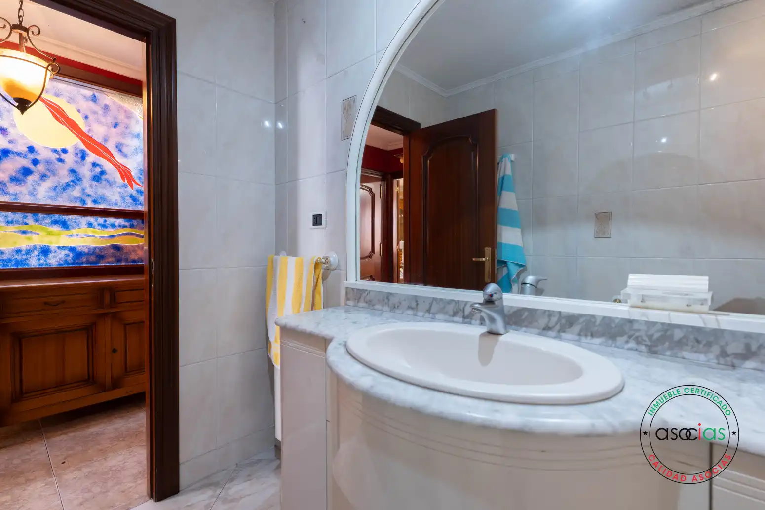 Badezimmer von Dachboden zum Verkauf in Gijón  mit Heizung, Parkett und Terrasse