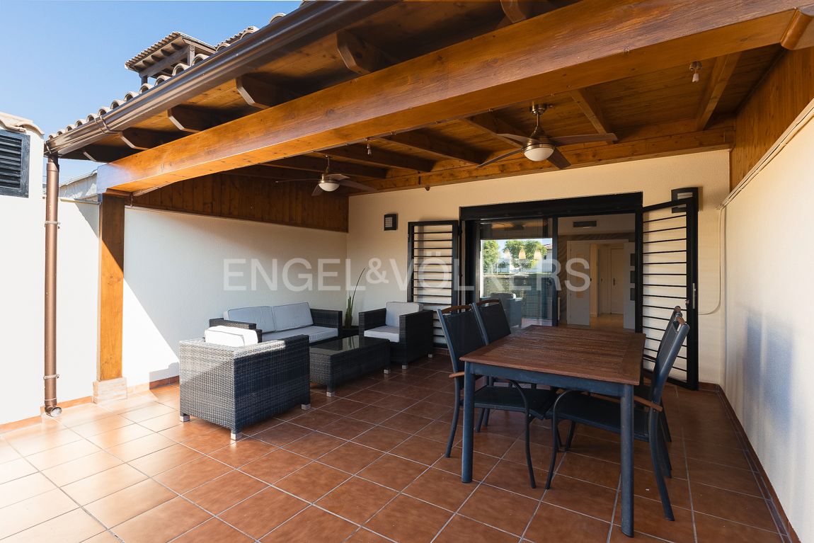 Terrassa de Casa o xalet de lloguer en San Antonio de Benagéber amb Aire condicionat, Calefacció i Jardí privat