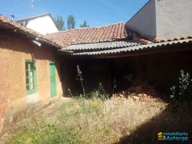 Casa o xalet en venda en Villaobispo de Otero amb Jardí privat