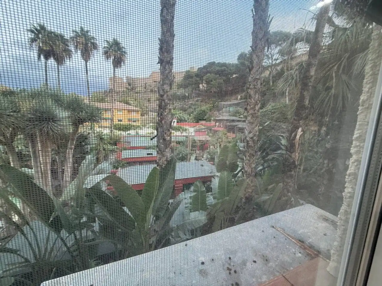 Außenansicht von Wohnungen zum Verkauf in Almuñécar mit Klimaanlage, Terrasse und Abstellraum