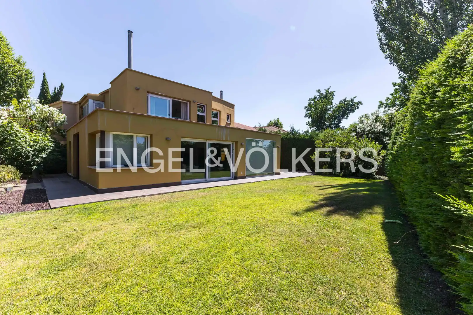 Exterior view of Houses for sale in La Moraleja  with Air Conditioner, Heating and Private garden