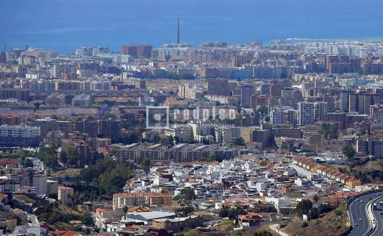 Vista exterior de Casa o xalet en venda en Málaga amb Calefacció i Terrassa