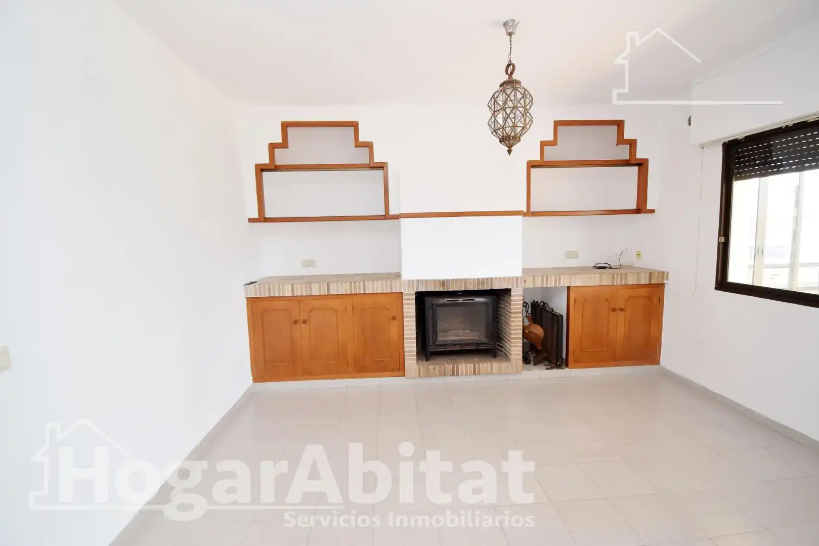 Sala d'estar de Casa o xalet en venda en Almazora / Almassora amb Jardí privat, Terrassa i Traster