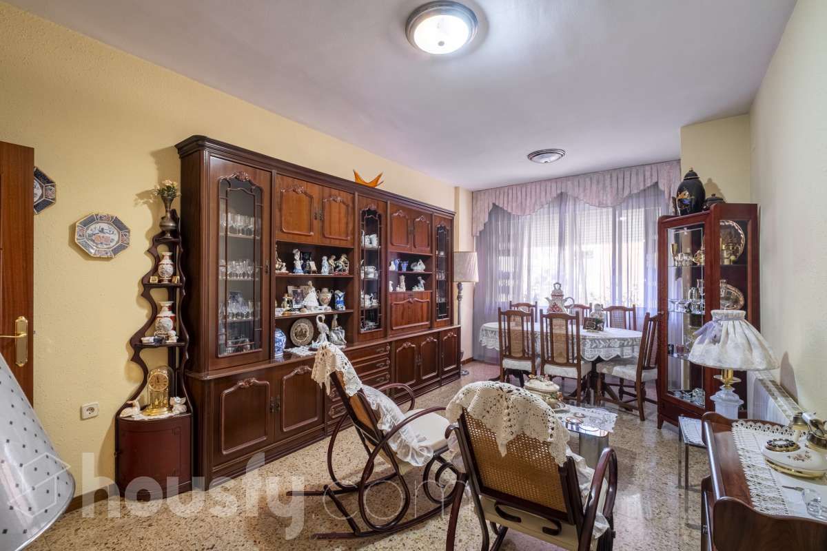 Menjador de Pis en venda en Cornellà de Llobregat