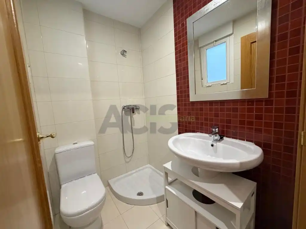 Bathroom of Flat for rent in L'Alcúdia, Valencia
